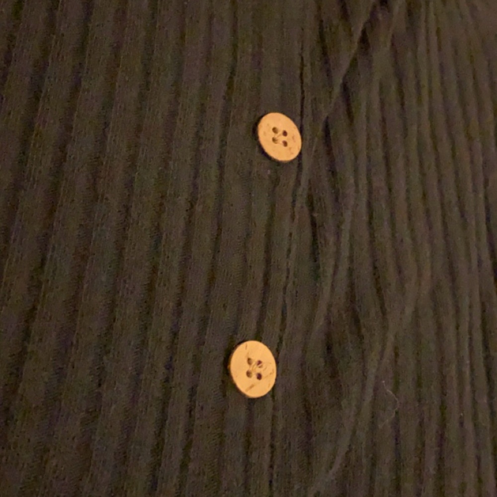 Cute Top! H&M, XS, Black with Brown buttons